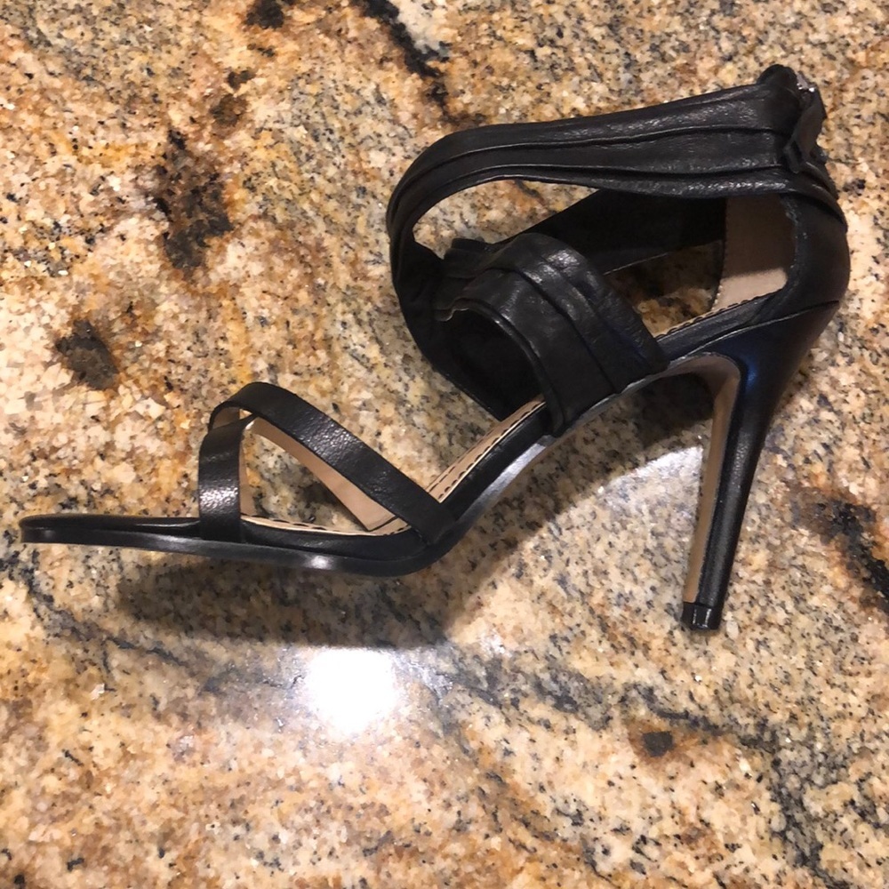 EUC LIKE NEW NINE WEST NWERLINA BLACK LEATHER STRAPPY HEELS IN BOX - Picture 13 of 15